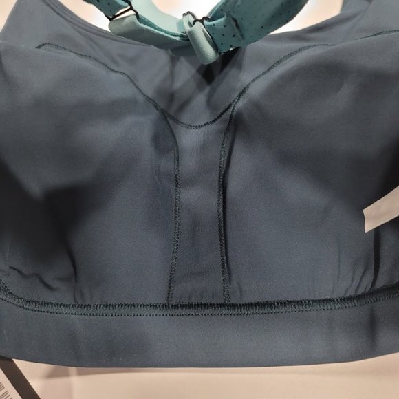 PELOTON Renewed Control Colorblock Mesh Back Bra PLUS Size - Picture 7 of 8